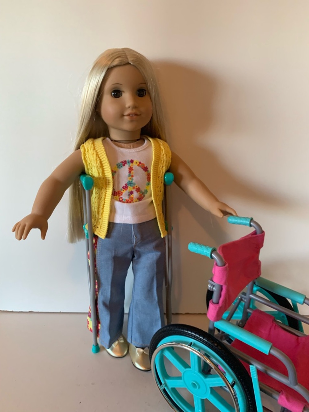 Our generation Toy wheelchair and Crutches Set - Pink & Teal